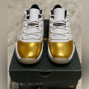 Air Jordan 11 Retro Low GS 5